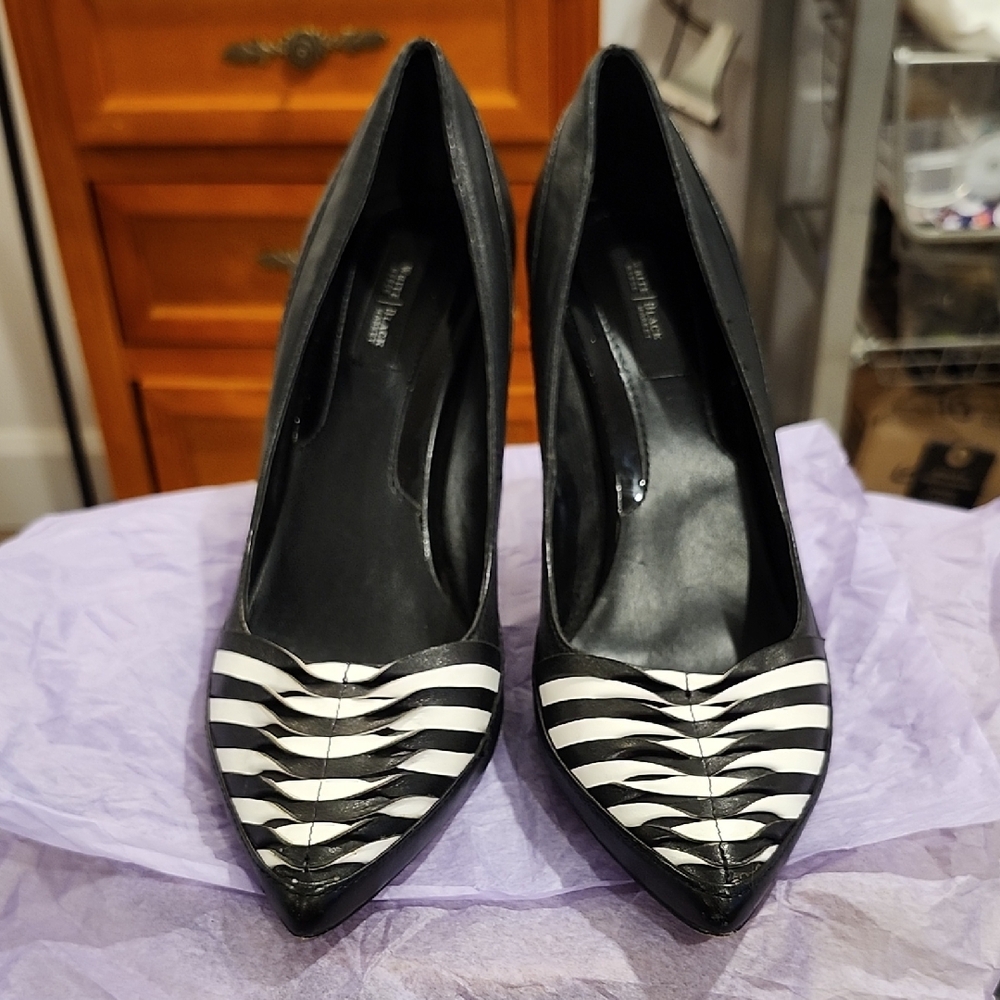 White House Black Market Black and White Heels SIZE 9